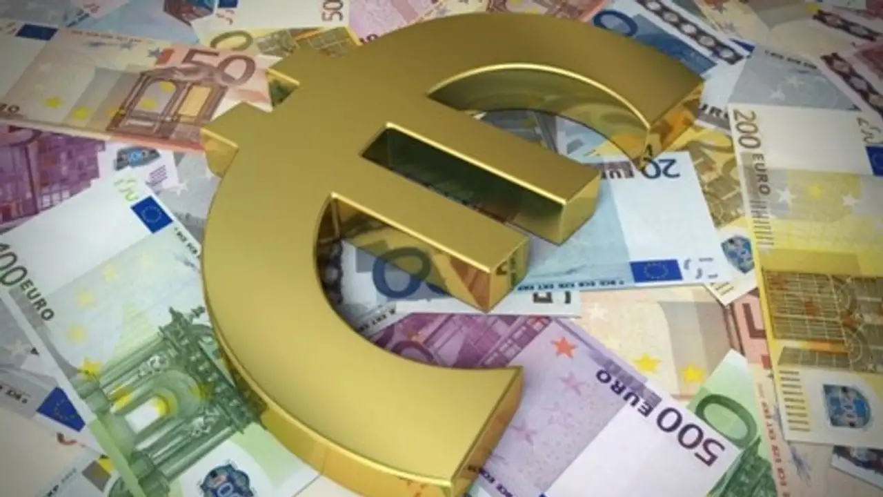 ارتفاع اليورو 421 دونغ فيتنامي وسط تحركات موحدة من قبل البنوك المحلية